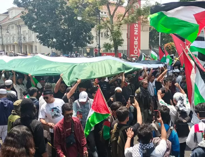 Ikut Aksi di Bandung, Ahmad Heryawan Ajak Umat Muslim Berpihak Bangsa Palestina