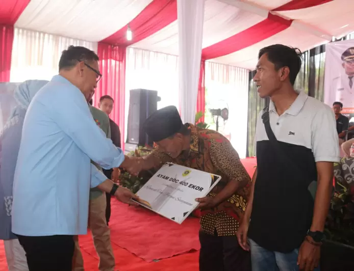 Kembangkan Minapolitan, Pemkab Bogor Beri Bantuan Pertanian di Ciseeng 