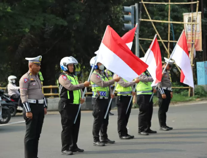 Hari Pahlawan, Polres Bogor Mengheningkan Cipta di Jalan Raya 