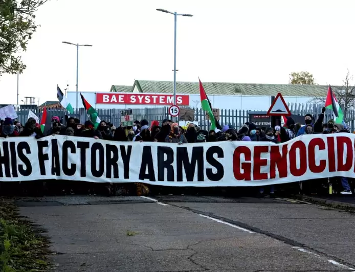 Demonstran Pro-Palestina di Inggris Blokade Akses Pabrik Alat Militer 
