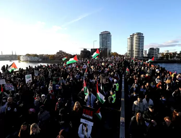 Kritik Polisi Soal Penanganan Demonstran Pro-Palestina, PM Inggris Pecat Mendagri