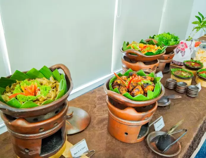Manjakan Lidah dengan Makanan Khas Sunda di Kebun Raya Bogor, Lezatnya Bikin Nagih