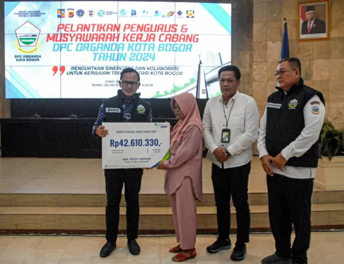 BPJS Ketenagakerjaan Serahkan Santunan Kepada Ahli Waris Sopir Angkot di Kota Bogor