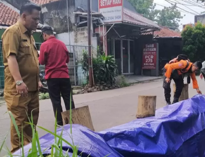 Hujan Deras, Jalan Raya Cilebut Longsor Dua Titik