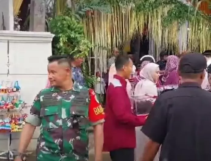Babinsa Koramil 06/Cileungsi Membantu Kelancaran Hajatan Pernikahan Warga Binaan