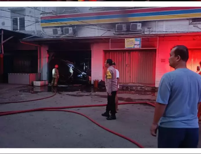 Minimarket di Gunung Putrii Terbakar Gegara Mesin ATM Dibobol Maling Pakai Alat Las