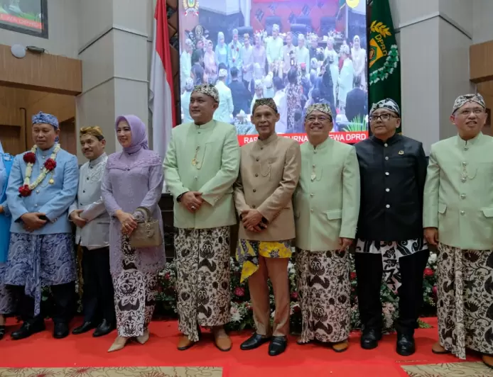 Perwakilan Suku, Agama dan Tokoh Politik Hadiri Rapat Paripurna HJB 542, Rudy Susmanto: Babarengan, akur dan makmur!