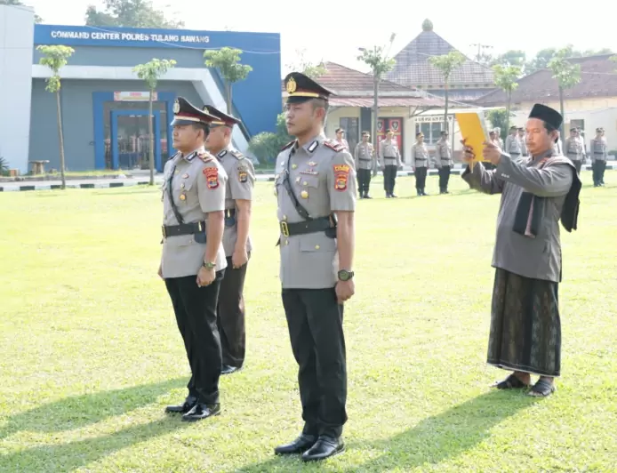 Kapolres Tulang Bawang Pimpin Upacara Sertijab Kasat Reskrim dan Kasat Narkoba