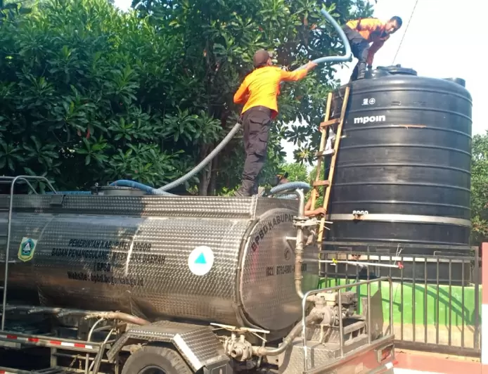 Tak Ada Hujan, Warga Jonggol Kekurangan Air Bersih