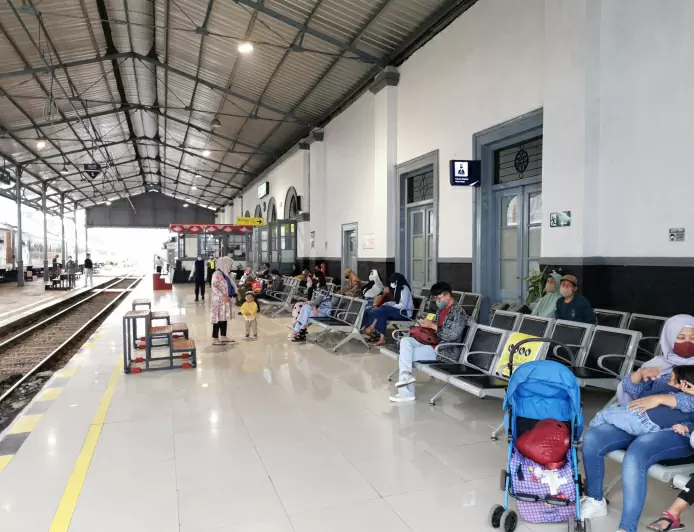 H-1 Hari Raya Idul Adha 1445 Hijriyah 190 Ribu Tiket Keberangkatan dari Beberapa Stasiun di Daop 1 Jakarta telah Dipesan