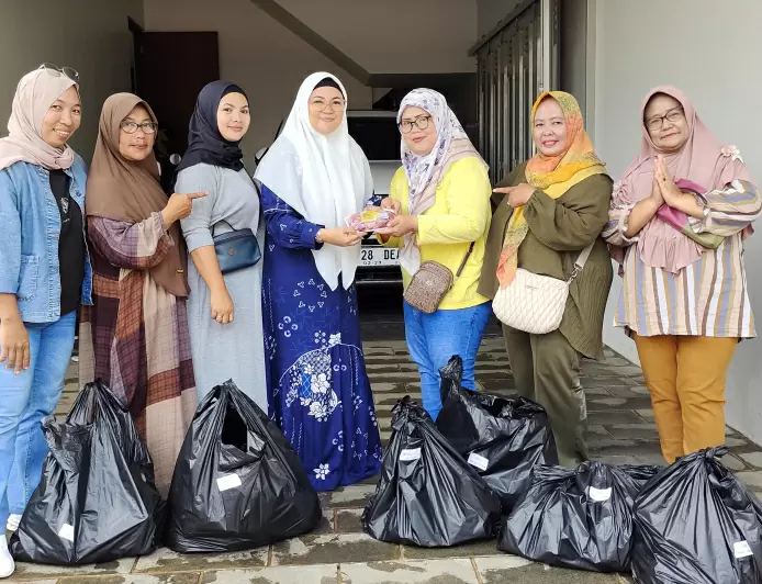 Ungkapkan Rasa Syukur Jadi Anggota DPRD Kota Bogor Periode 2024-2029, Desy Yanthi Utami Sebar Daging Kurban