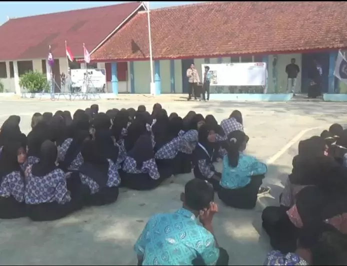 Polsek Parung Panjang Berikan Penyuluhan Mencegah Radikalisme dan Bullying ke Murid dan Guru