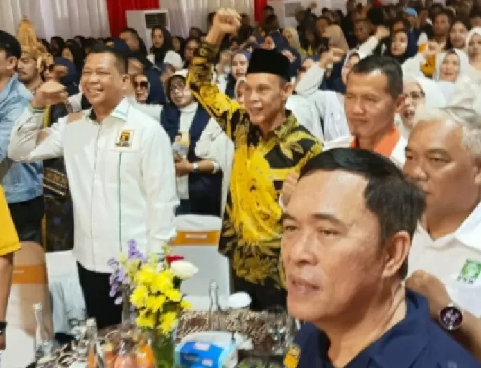 Ribuan Orang Hadiri Rapat Akbar Relawan Bakal Calon Bupati Bogor Jaro Ade di Stadion Pakansari