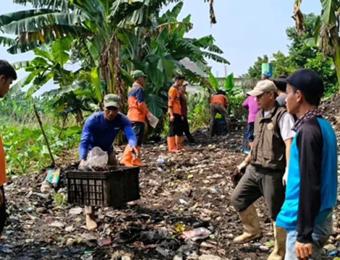 Atasi Tumpukan Sampah di Desa Jampang Bogor, Jaro Ade: Eksekutif dan Legislatif Kompak