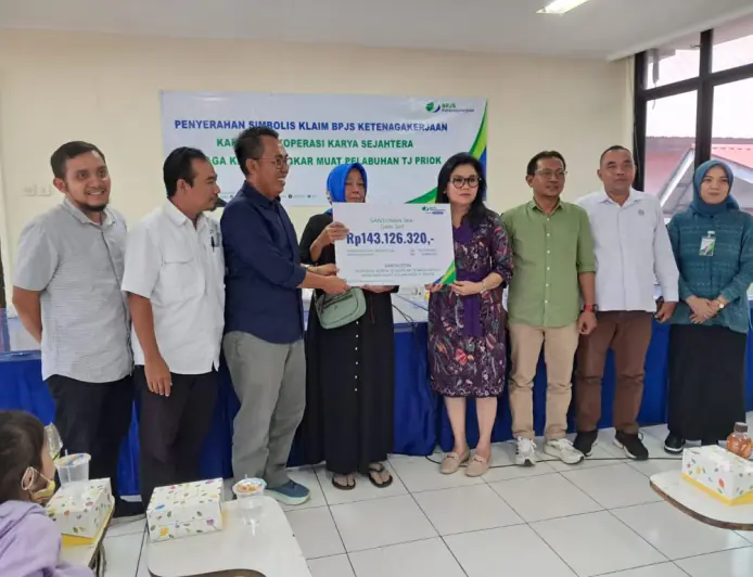 Ahli Waris TKBM Tanjung Priok Terima Santunan BPJS Rp143 Juta