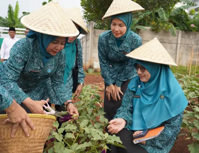 TP PKK Kabupaten Bogor Monev di Ciangsana, Dorong Terwujudnya Keluarga Sejahtera dan SDM Berkualitas