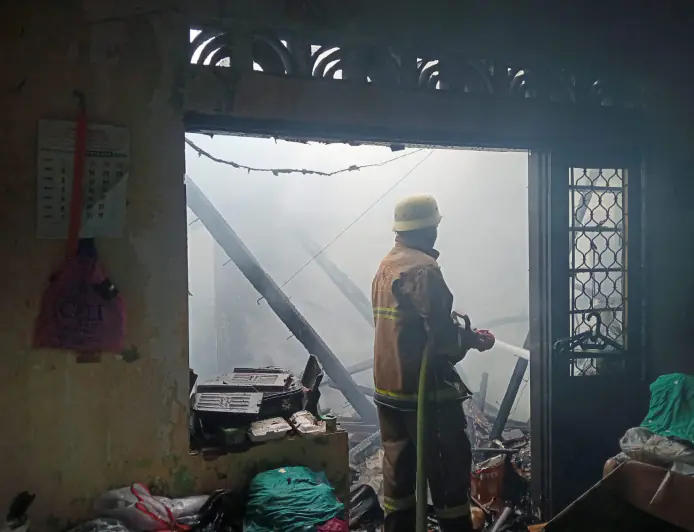 Diduga Televisi Terbakar, Rumah Warga di Cipinang Gading Bogor Selatan Terbakar