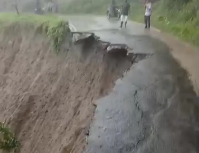BPBD Jawa Barat Sebut 2 Orang Tertimbun Longsor di Sukabumi