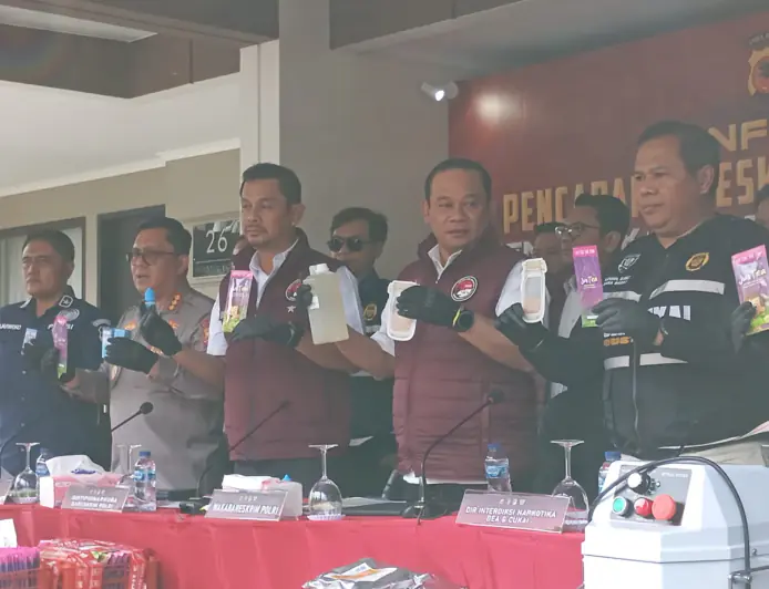 Bareskrim Polri Bongkar Pabrik Narkoba Happy Water dan Liquid Jaringan Internasional Malaysia 