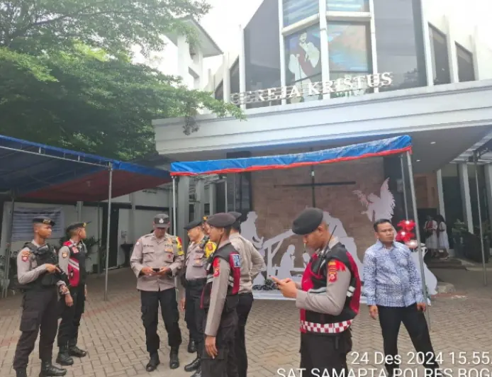 Operasi Lilin Lodaya 2024, Sat Samapta Polres Bogor Lakukan Pengamanan Ibadah Malam Natal