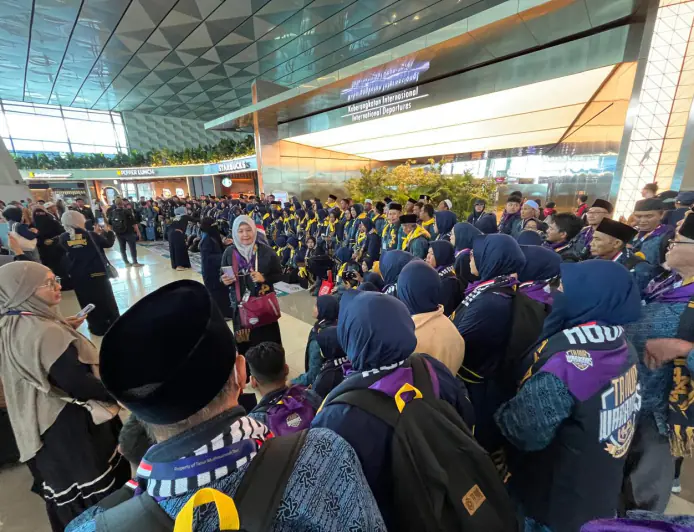 PT Tanur Muthmainnah Tour Hari Ini Berangkatkan 200 Jamaah Umroh
