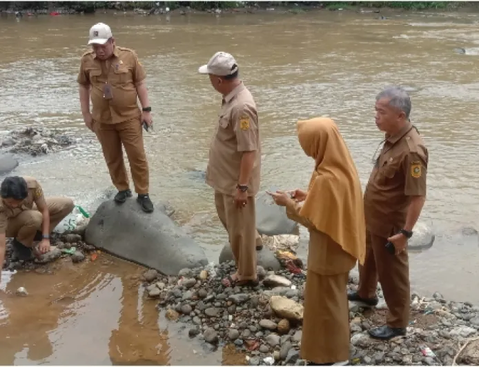 Diskanak Kabupaten Bogor Uji dan Analisis Air hingga Lumpur di Daerah Aliran Sungai  Cikaniki
