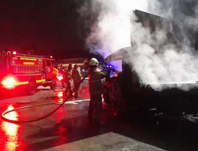 Truk Air Mineral Alami Rem Blong dan Terbakar di Gerbang Tol Ciawi 2, Delapan Orang Meninggal Dunia